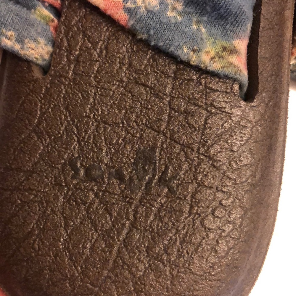 Sandals - Picture 4 of 5